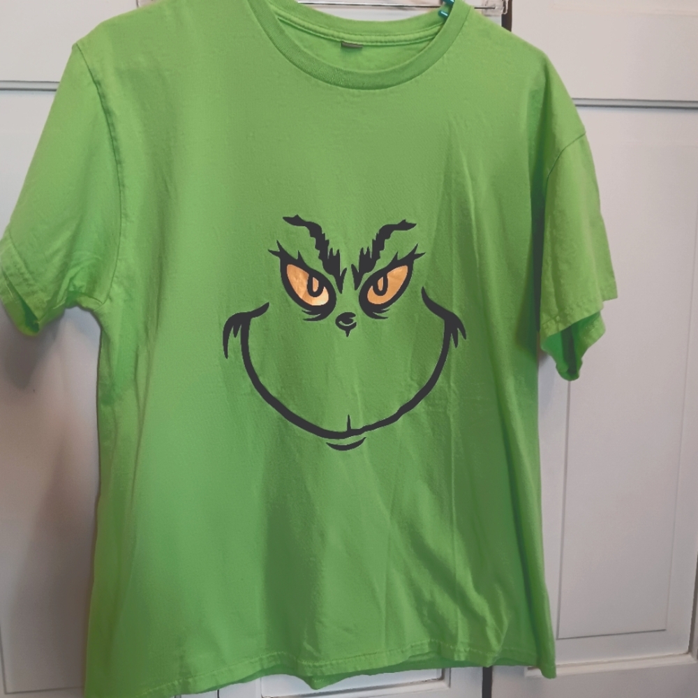Womens Lrg Grinch T ~shirt. Barely Wore. Green